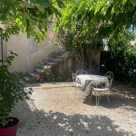 Appartement Avec Jardin En Ville L'Isle-sur-la-Sorgue Kültér fotó