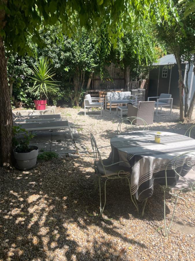 Appartement Avec Jardin En Ville L'Isle-sur-la-Sorgue Kültér fotó