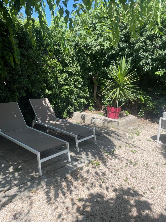 Appartement Avec Jardin En Ville L'Isle-sur-la-Sorgue Kültér fotó